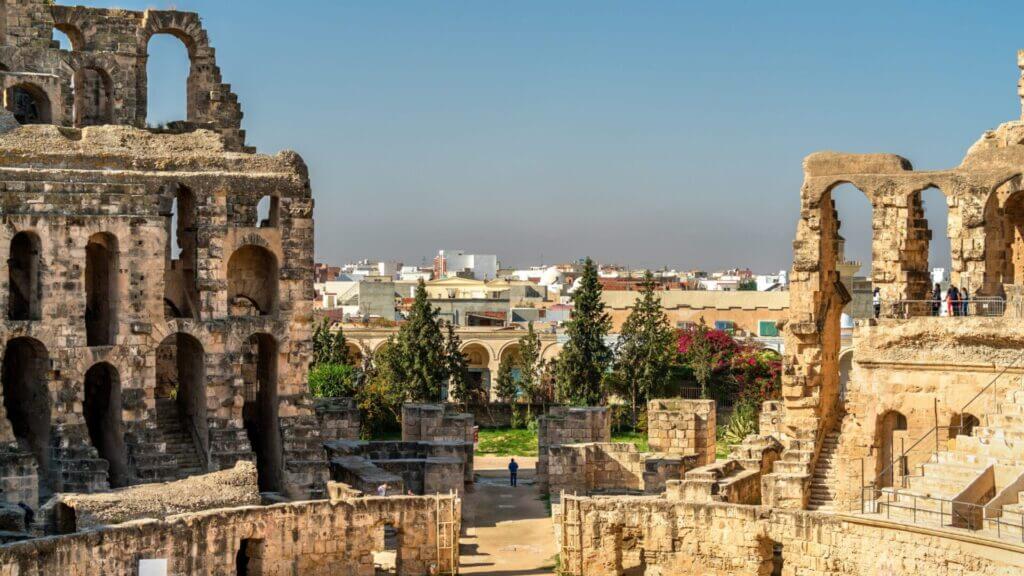 Vue intérieure de l’amphithéâtre d’El Jem Tunisie monument UNESCO.